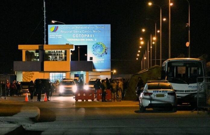 Al Menos Muertos Y Varios Heridos En C Rcel De Ecuador