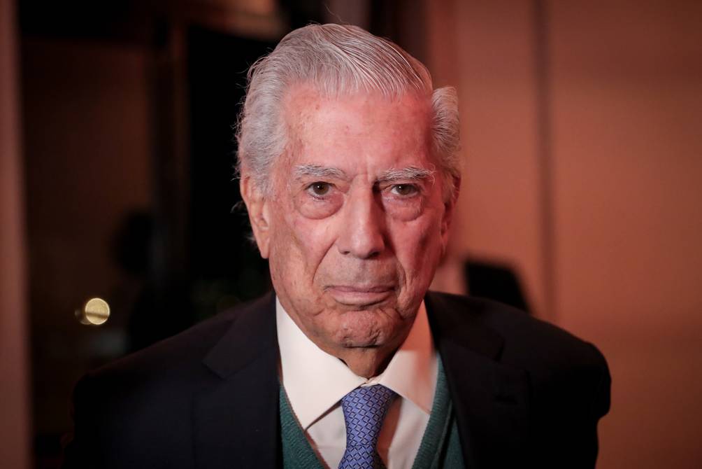 Mario Vargas Llosa patrono de honor