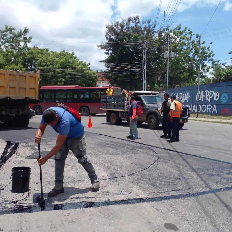 Los trabajos de asfaltado continuarán en otras zonas del municipio