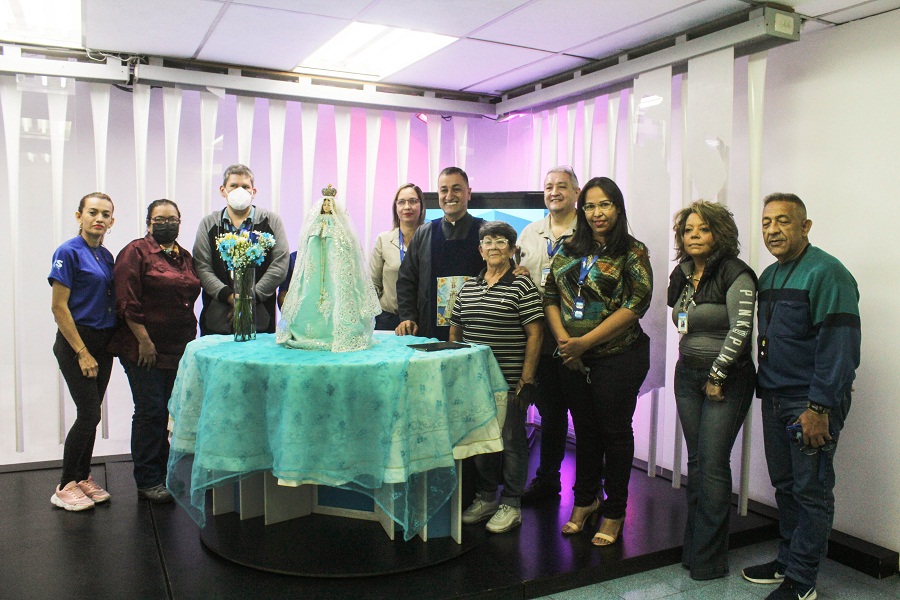 El equipo de elsiglo recibió la bendición de la Virgen del Valle