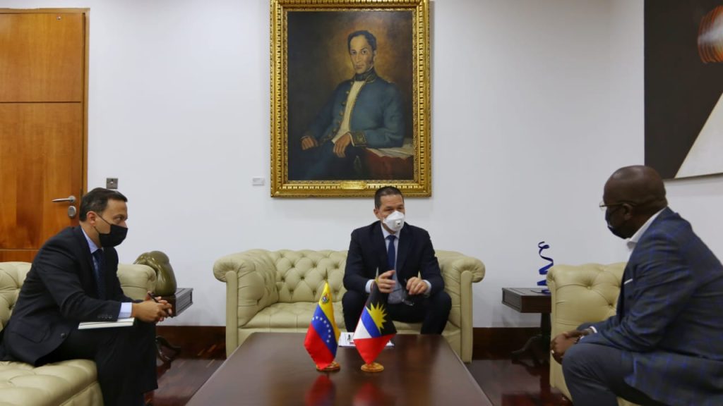 Antigua y Barbuda y Venezuela buscan fortalecer la cooperación bilateral y afianzar sus relaciones, durante un encuentro 