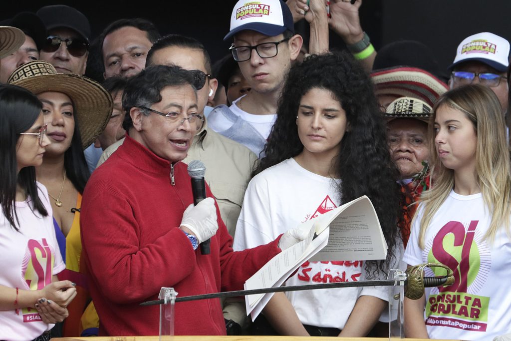 Petro afirmó que senadores contrarios a reforma laboral tienen las manos "manchadas de sangre" elsiglo.com.ve