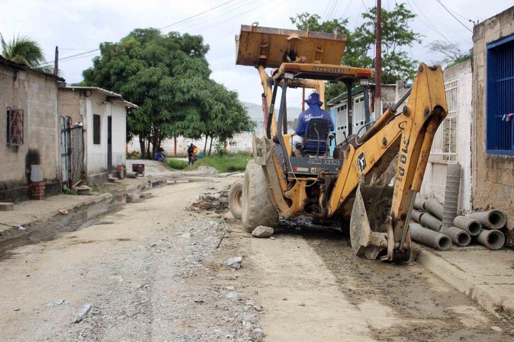 Avanza sustitución de colectores de aguas servidas en Huete elsiglo.com.ve