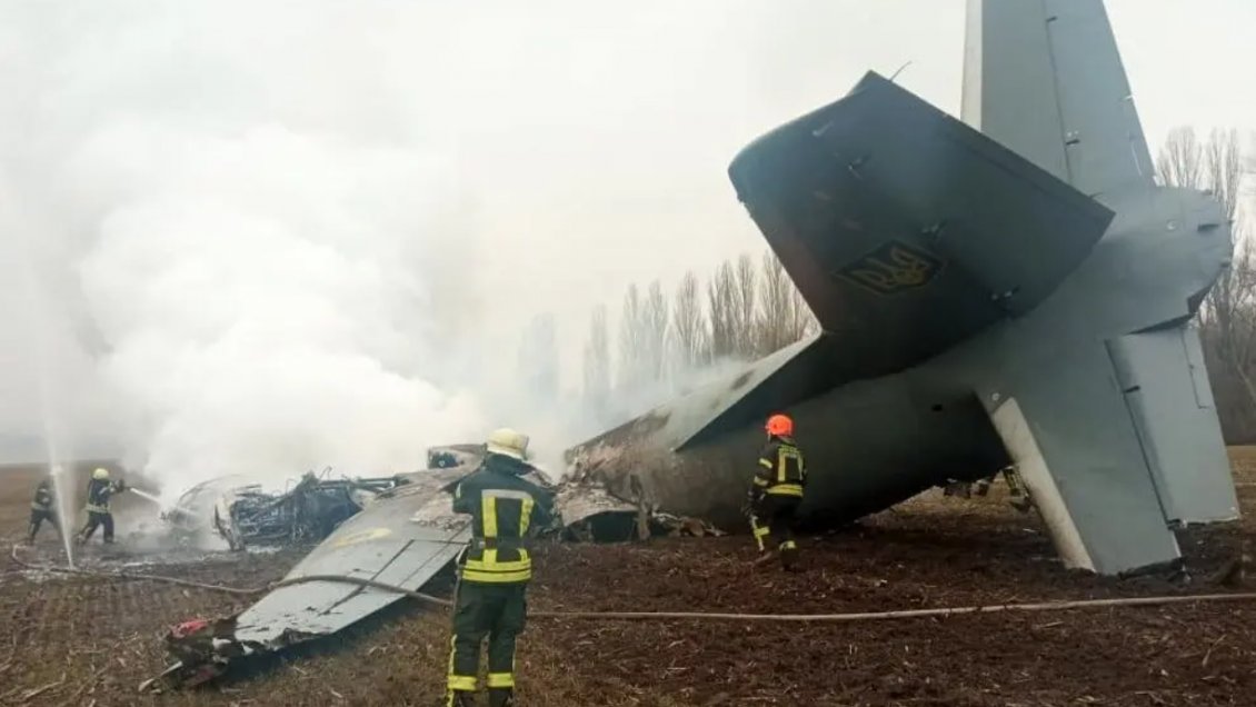 Siete muertos y tres heridos en accidente de un avión militar