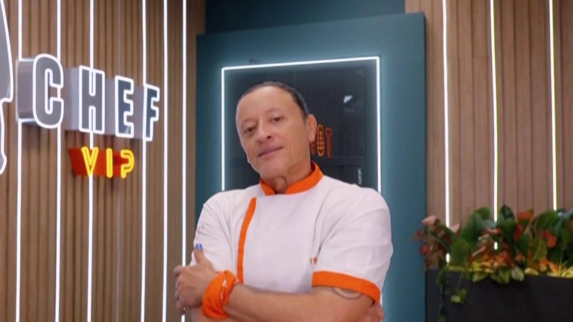 Elvis Crespo sana con música y cocina en su año más transformador