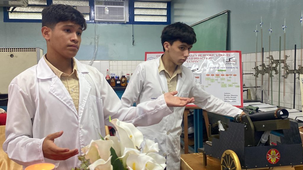 Jóvenes se apoderaron de la ciencia con el festival "Puertas Abiertas" elsiglo.com.ve
