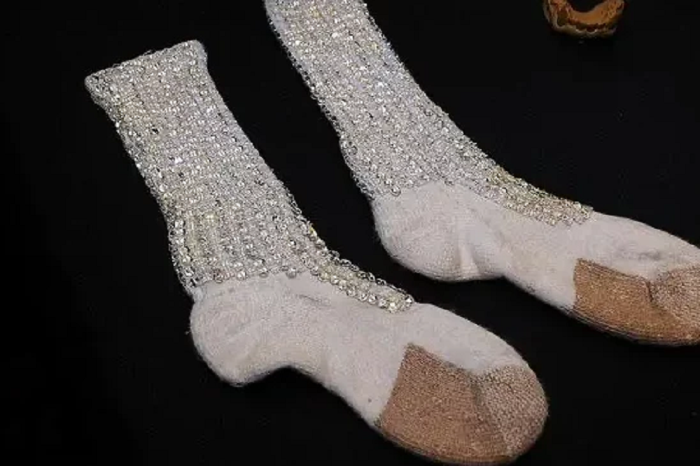 Vendido por 6.200 euros un calcetín de Michael Jackson usado en Francia en 1997