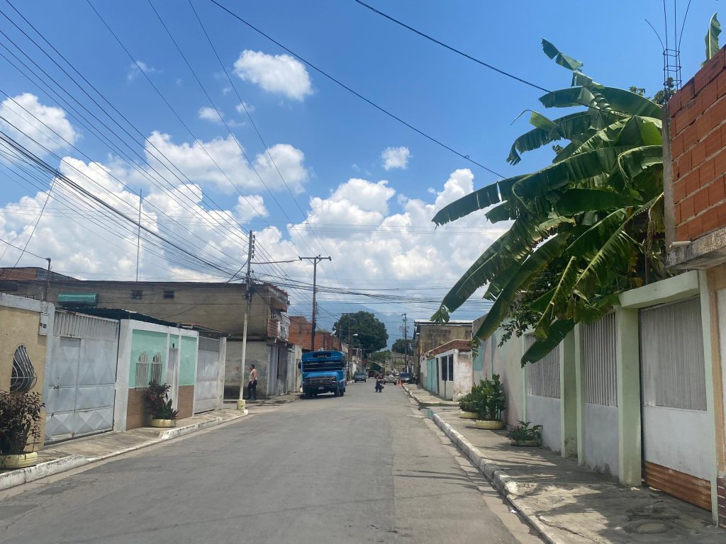 Vecinos de 12 de Octubre denuncian intensificación de cortes eléctricos elsiglo.com.ve