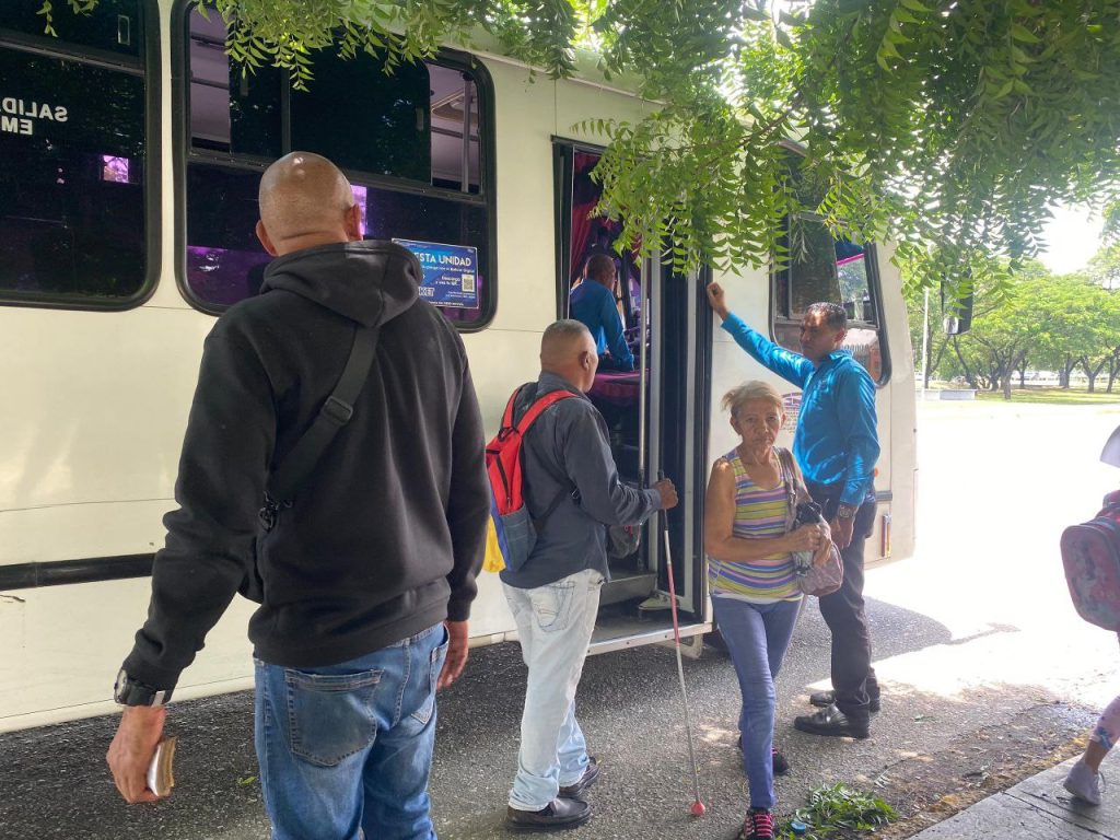 Usuarios denuncian nuevo aumento del pasaje en rutas suburbanas elsiglo.com.ve