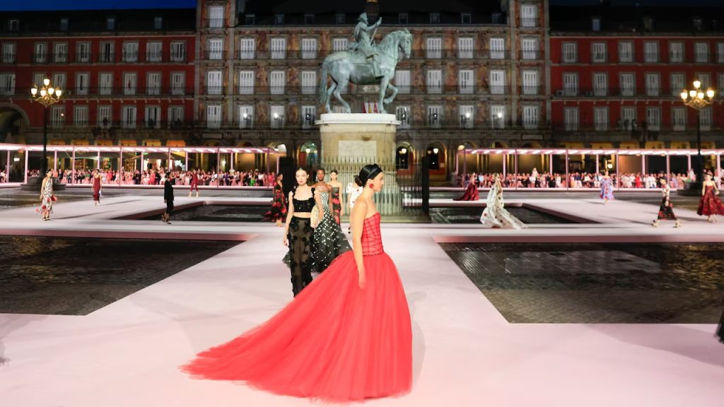 Carolina Herrera presentó su colección Primavera-Verano 2026 elsiglo.com.ve