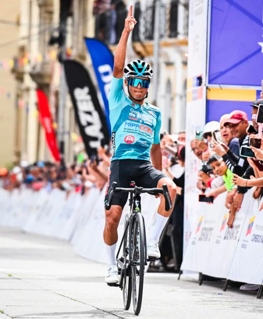 Mora domina la montaña y lidera la Vuelta a Venezuela elsiglo.com.ve