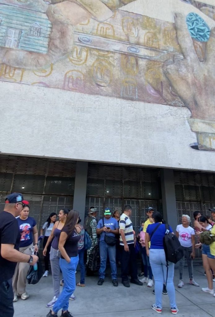Incertidumbre y amenaza de desalojo sacuden a 180 vecinos del edificio Samy elsiglo.com.ve