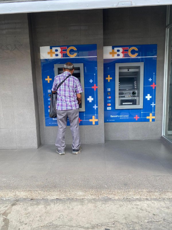 Adultos mayores acudieron con escepticismo a cobrar pensión y aguinaldos elsiglo.com.ve
