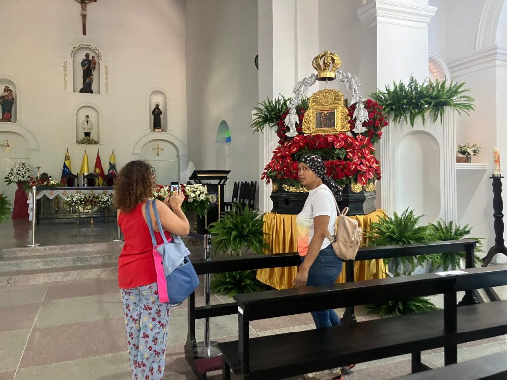 Cagüeños pidieron paz y bendiciones a la Virgen de Chiquinquirá elsiglo.com.ve