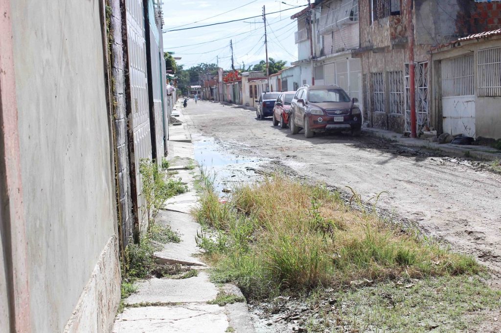 Colapso de cloacas hace inhabitable a Bello Monte a sus 39 años elsiglo.com.ve