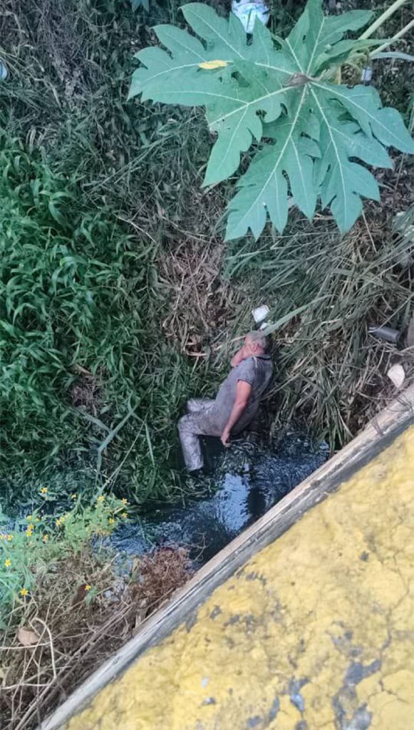 Adulto mayor cayó dentro de una canal cuando manejaba su bicicleta elsiglo.com.ve