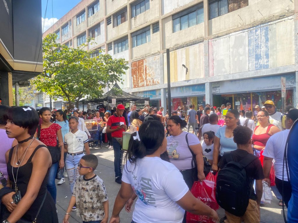 Centro de Maracay activo con las compras navideñas elsiglo.com.ve