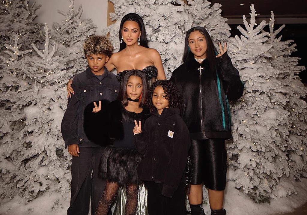 Kim Kardashian bajo fuego por regalar cachorros a sus hijos elsiglo.com.ve