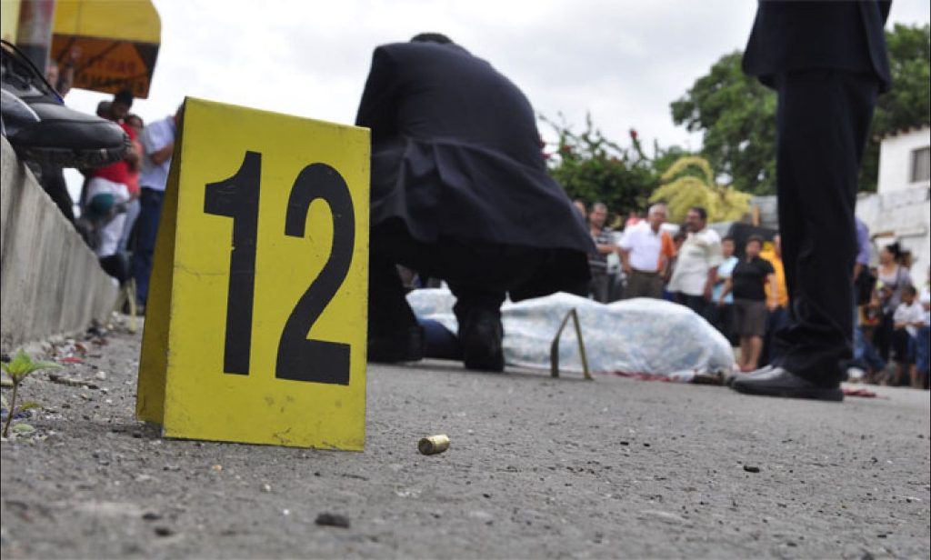 Vecinos hallaron cadáver con dos tiros en el cuello y pecho elsiglo.com.ve