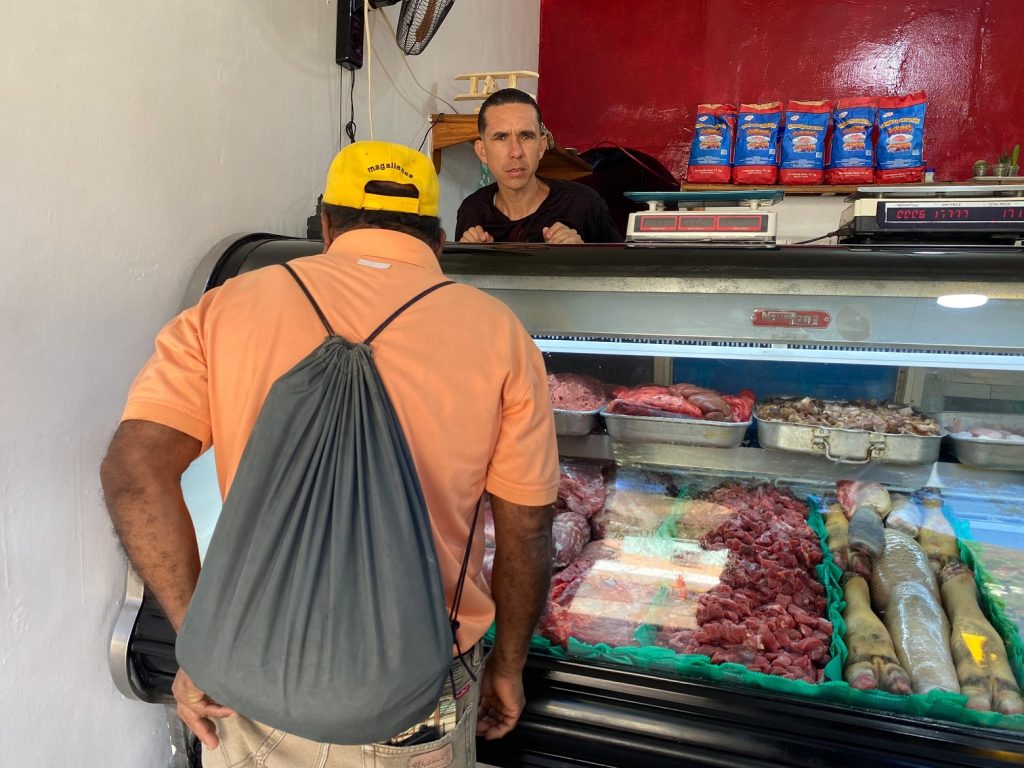 Carniceros de Revenga se adaptan a la baja de precios elsiglo.com.ve