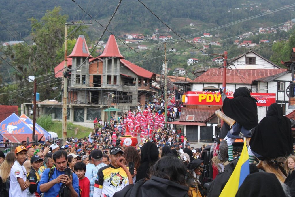 Más de 5 mil visitantes consolidan a la Colonia Tovar como referencia turística elsiglo.com.ve