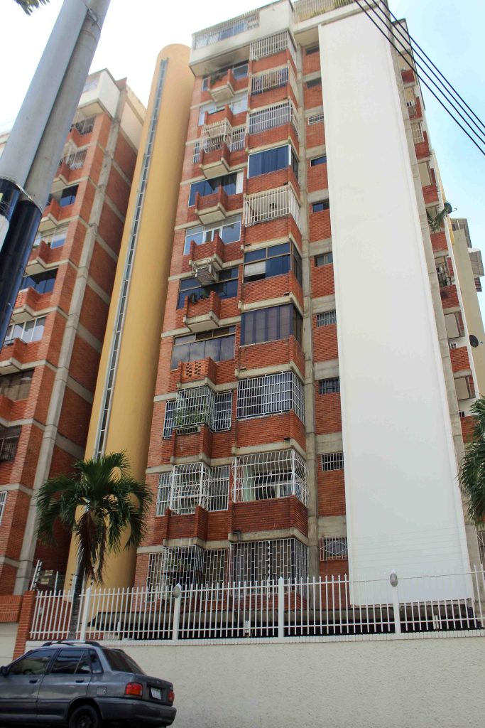 Afectada ciudadana tras incendio en un apartamento en San Isidro elsiglo.com.ve