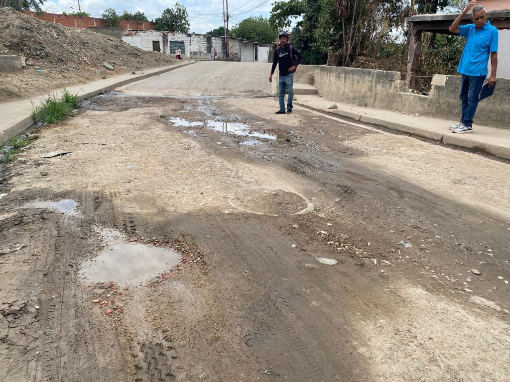 Denuncian desvalijamiento del puente de El Charal elsiglo.com.ve