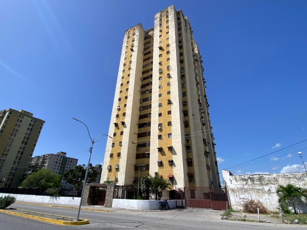 Residentes de Abitare 2003 accedieron a los apartamentos elsiglo.com.ve