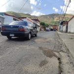 Conductores reportan deterioro en calle García de Sena