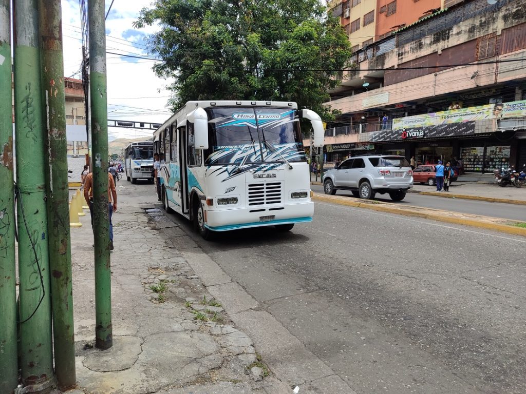 Usuarios evalúan impacto del nuevo pasaje urbano