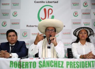 Sánchez denuncia «un fraude en desarrollo» en Perú y no reconocerá al gobierno de Fujimori