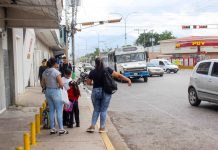 Pasaje a Bs. 190 tiene a más de uno caminando en FLA
