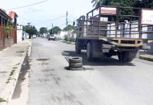 Aguas servidas dañan la vialidad de Andrés Eloy Blanco en Lamas