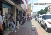 Comercio en Maracay se activa de manera responsable El dirigente gremial explicó que los daños en los centros comerciales de la ciudad han sido en su mayoría superficiales. "En primer momento estuvimos en contacto siempre con los comerciantes, quienes nos indicaron el nivel de afectación: problemas superficiales que fueron abordados directamente por las administraciones de los centros comerciales de manera eficiente", detalló Zanardi.