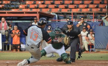 República Dominicana evacua a doce peloteros que juegan en el béisbol de Venezuela Los beisbolistas regresaron a República Dominicana en un avión de la Fuerza Aérea, dijo el Ministerio de Defensa, que ofrecerá mayores detalles "sobre este y esfuerzos conexos" que ejecuta tras los sismos.