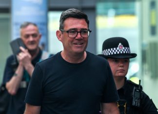 Andy Burnham confirma que se presentará para suceder a Starmer Andy Burnham confirma que se presentará para suceder a Starmer
