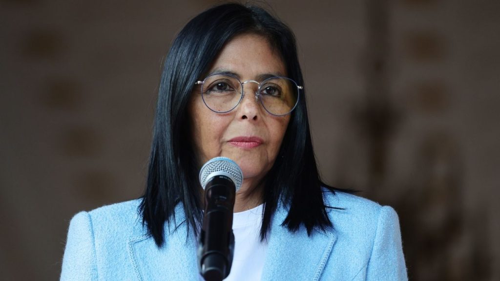 Delcy Rodríguez regresa con proyectos a Venezuela tras su visita a la India y Turquía