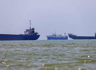 EEUU levanta el bloqueo a todo el tránsito marítimo de Irán en el estrecho de Ormuz