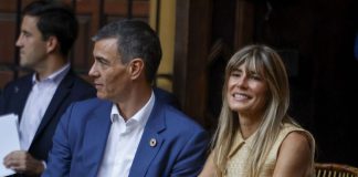 Justicia de España envía a juicio a la esposa de Pedro Sánchez
