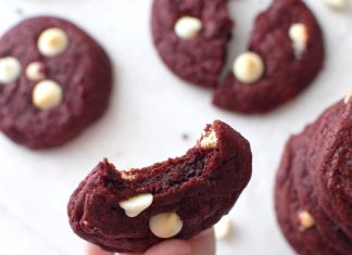 GALLETAS RED VELVET CON CHISPAS DE CHOCOLATE