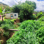 Vecinos de El Valle esperan atención para quebrada que gana terreno