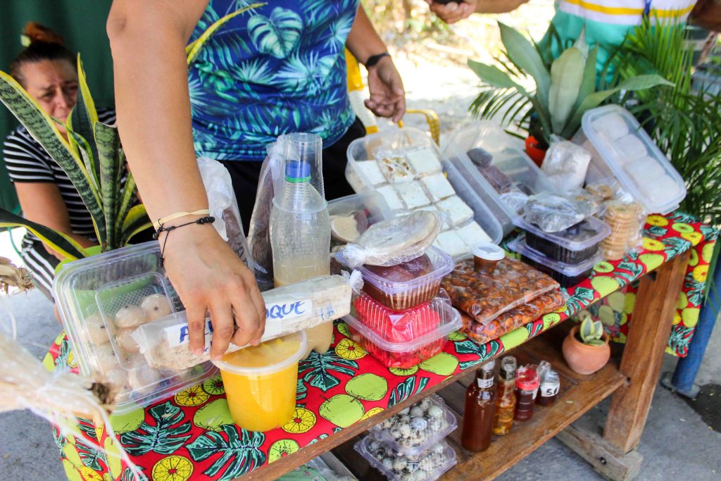 Dulces criollos mantienen a flote a familias de Palo Negro