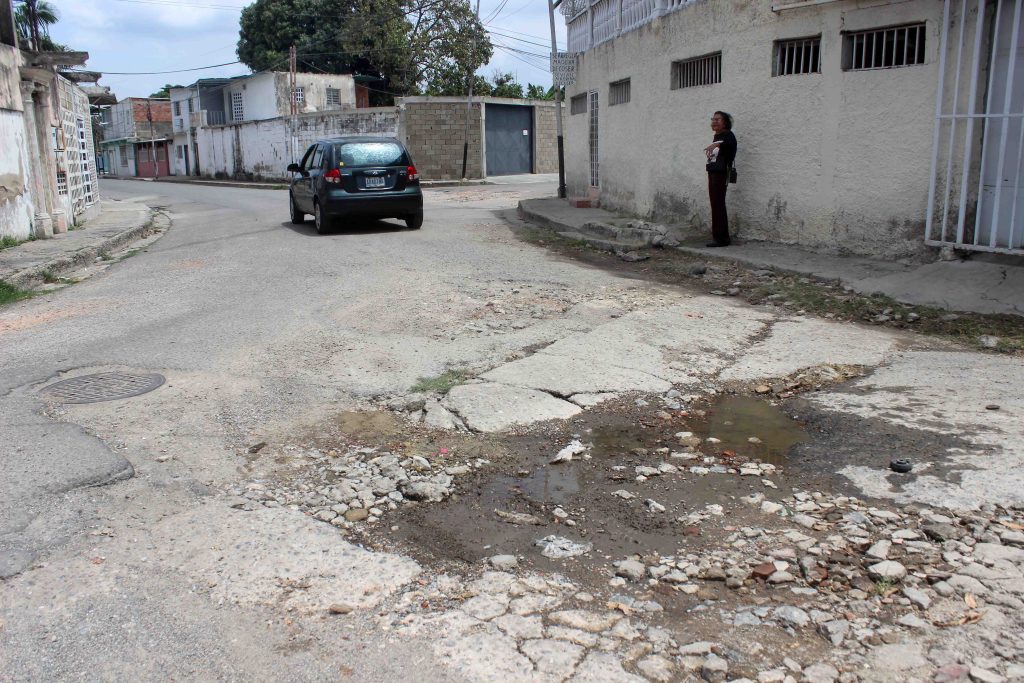 Vecinos claman por asfaltado para la calle Pinto Salinas