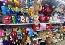 Comerciantes del centro de Maracay se preparan para el Día del Niño