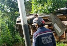 Dos muertos y cuatro heridos al volcar camioneta en Cojedes