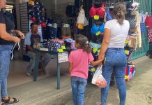 Comerciantes se preparan para ventas del Día del Niño