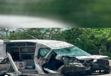 Personal del Senamecf resultó lesionado tras siniestro vial Por motivos aún en investigación la unidad tipo ambulancia en la que se trasladaban, colisionó en medio de la vía, lo que causó daños significativos en el vehículo. El diagnóstico más crítico lo presenta el patólogo Richard Argüello, quien sufrió un traumatismo craneoencefálico y fractura de clavícula.