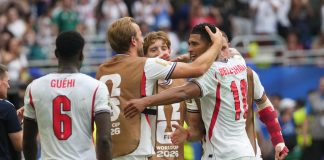4-6. Inglaterra se lleva un tercer lugar loco y Mbappé es el máximo goleador en mundiales La irrelevancia de este partido fue el mantra que repitieron los seleccionadores y jugadores de ambos combinados desde que cayeron en semifinales, pero Francia pareció tomarse esas palabras totalmente a pecho en los primeros 45 minutos, mientras que fue Inglaterra quien adelantó sus vacaciones en el segundo tiempo.