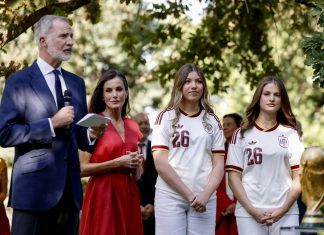 El rey Felipe VI felicita a la selección por un «triunfo épico»