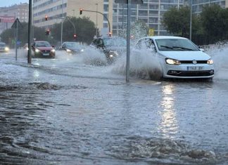 Al menos dos muertos y 53.000 hogares sin luz por un temporal de tormentas en Francia